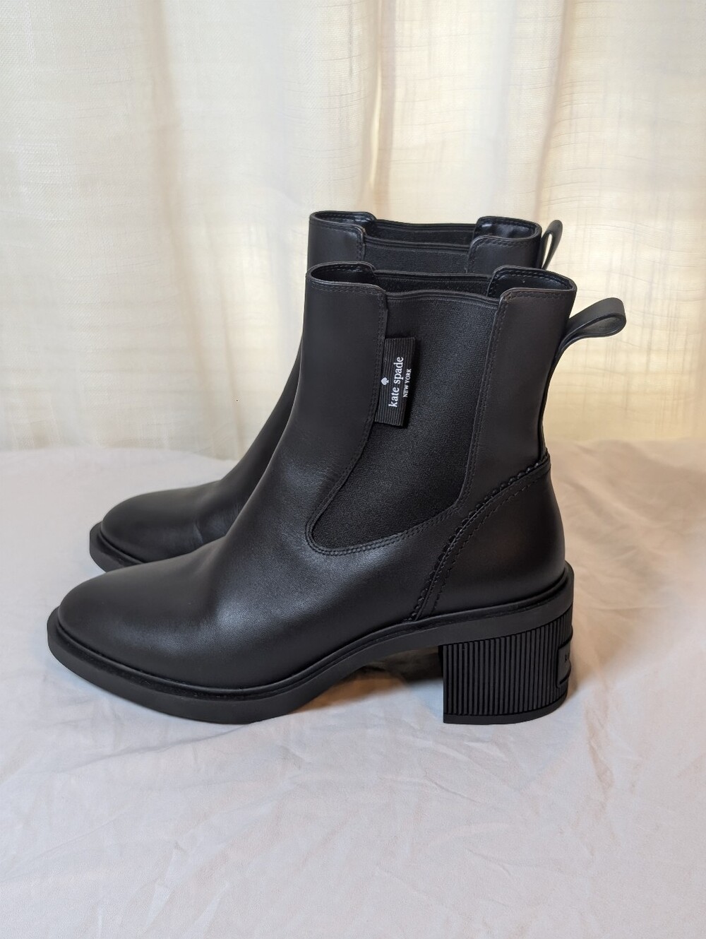 Kate Spade Drew Heeled Chelsea Bootie Size 8B Black Quiet Luxury Ankle Boot - Picture 3 of 14